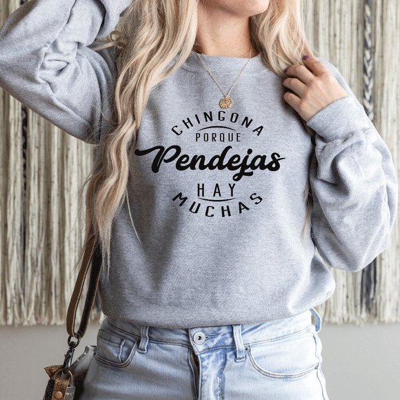 Hand Crafted Sweaters - NWT - Chingona porque pendejas hay muchas swetshirt